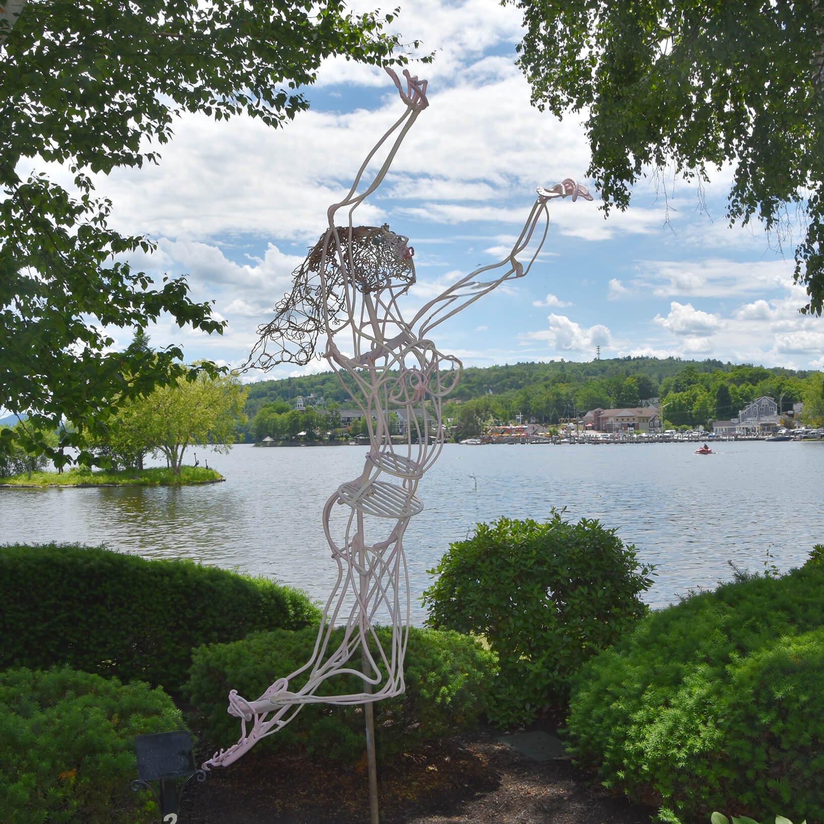 A photo of the sculpture "Funky Ladies" by Jyl Dittbenner
